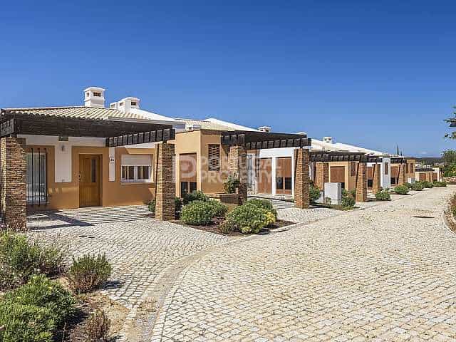 жилой дом в Mexilhoeira Grande, Algarve 10102059