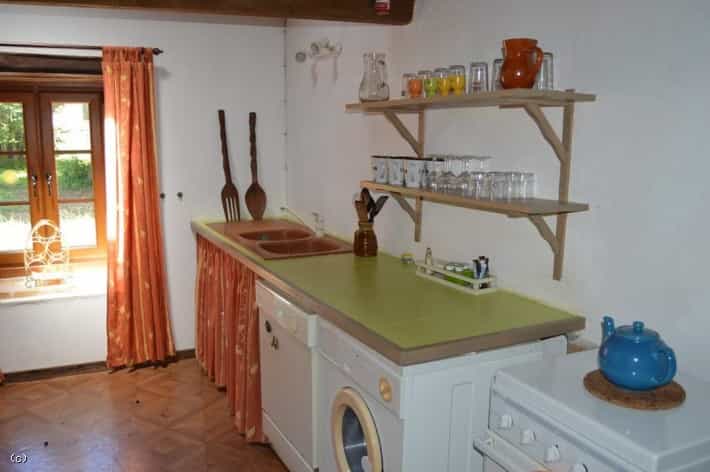 Rumah di Villefagnan, Poitou Charentes 10102121