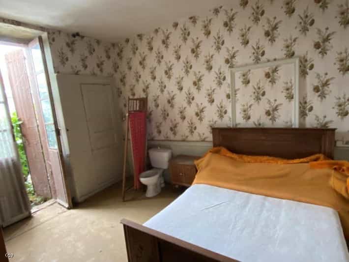 House in Ruffec, Poitou Charentes 10102133