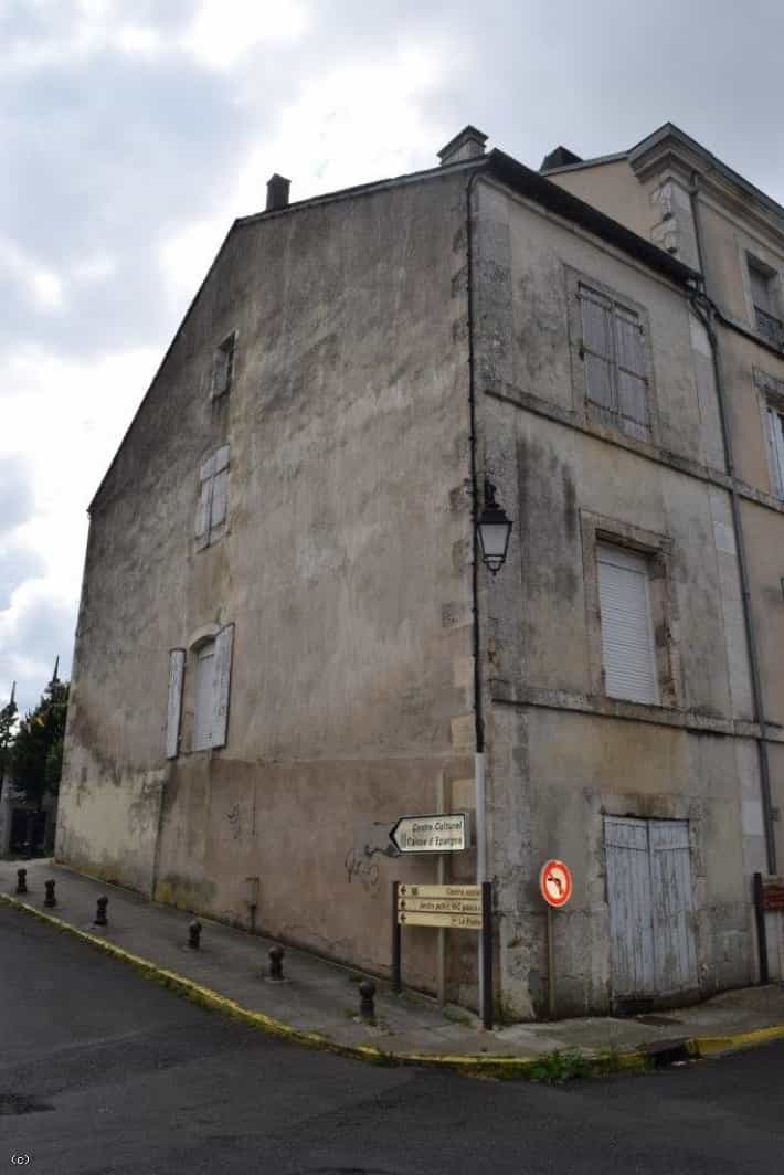 Kontor i Ruffec, Poitou Charentes 10102154
