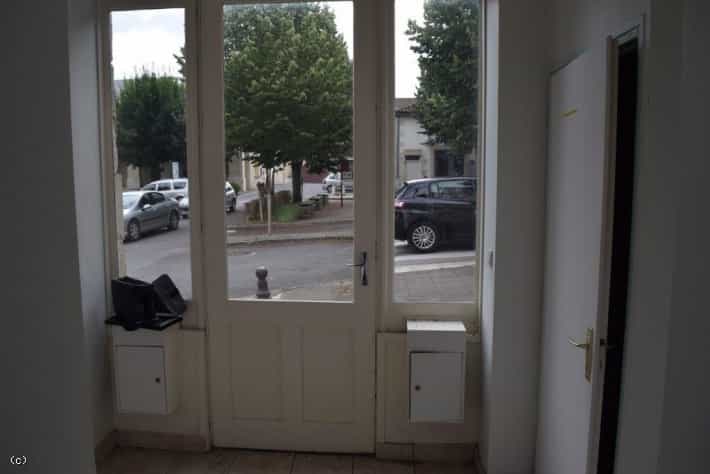Office in Ruffec, Poitou Charentes 10102154