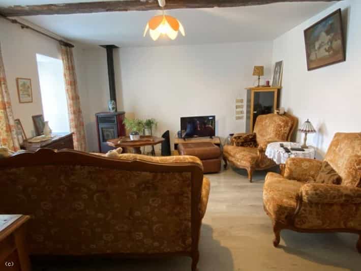 Dom w Ruffec, Poitou Charentes 10102186