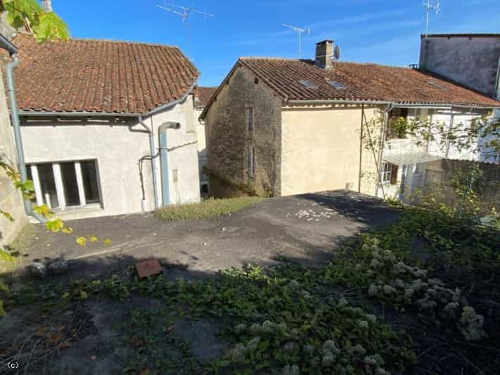 Eigentumswohnung im Verteuil-sur-Charente, Poitou Charentes 10102195
