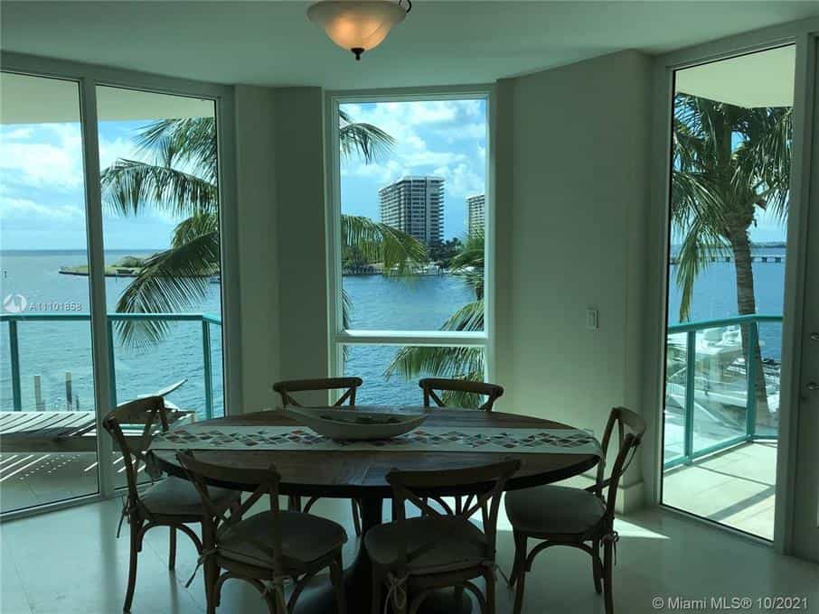 Condominium in Coconut Grove, Florida 10102294