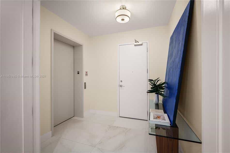 Condominium in Coral Gables, Florida 10102309
