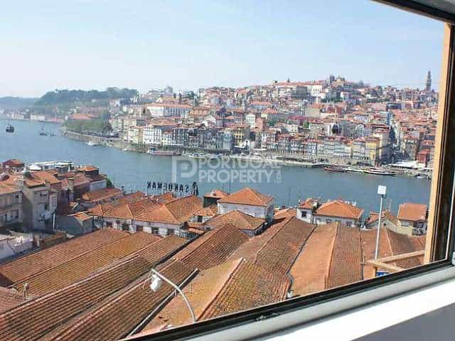 Condominium in Porto, Porto 10102467