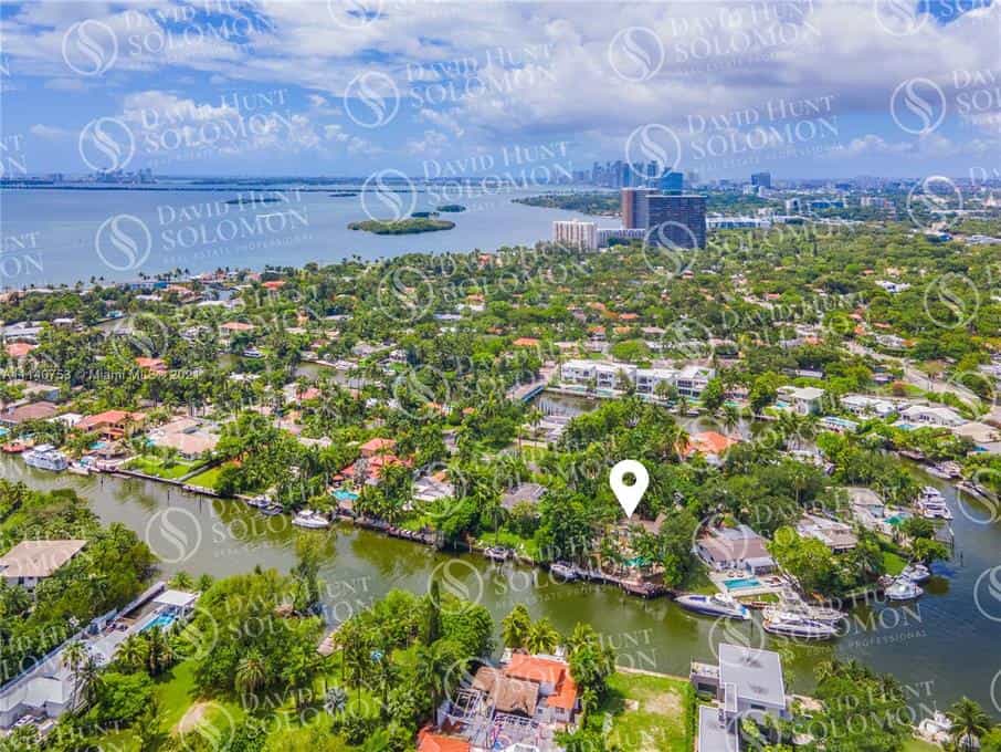 Condominium in Bayshore, Florida 10102689