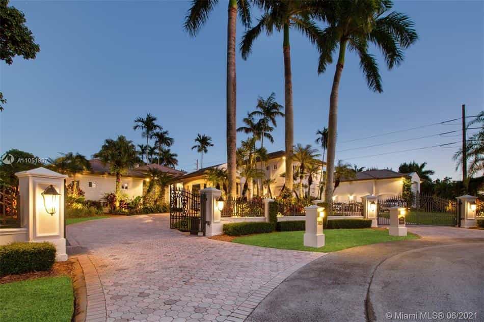 Condominium in Miami, Florida 10102693
