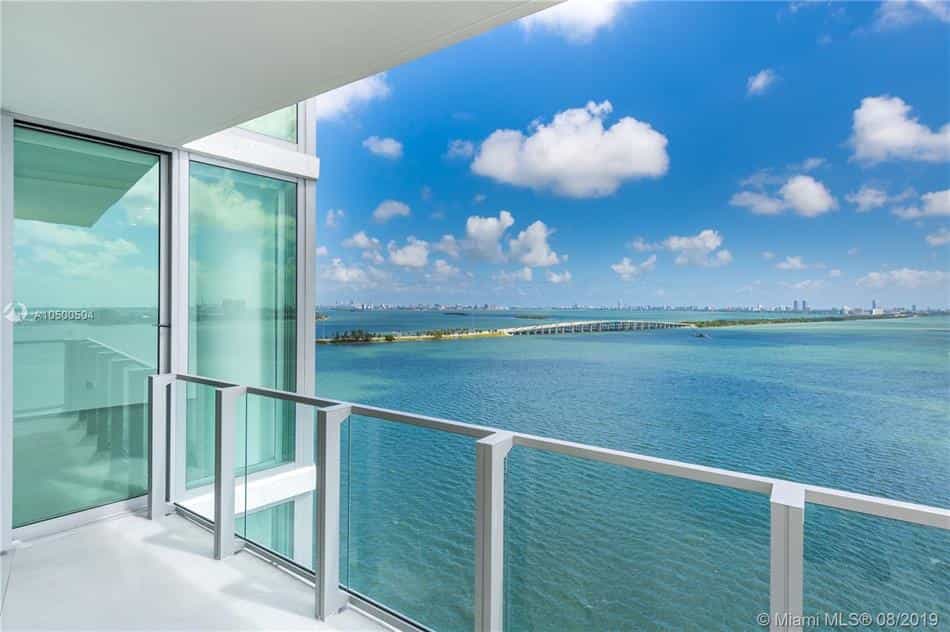 Condominium in Miami, Florida 10102698