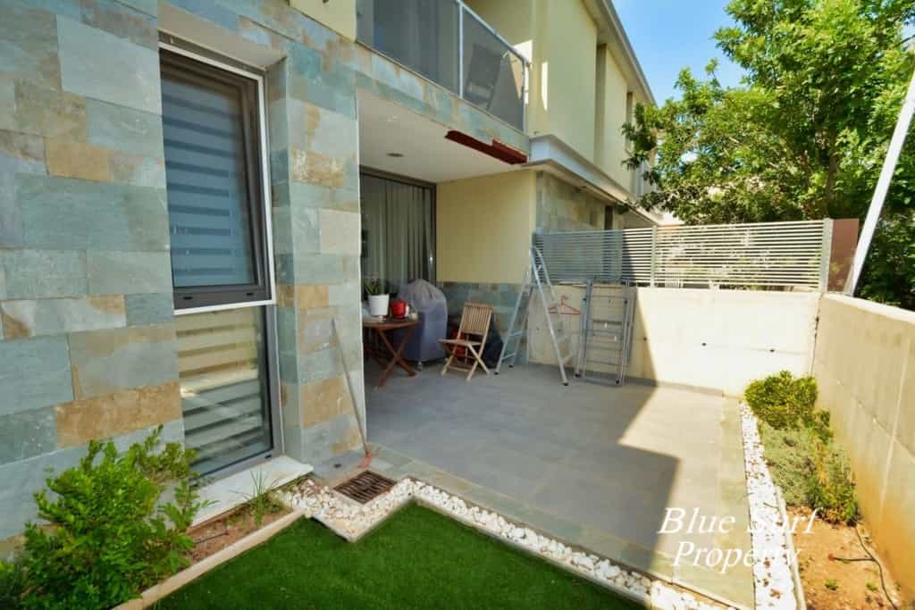 Hus i Deryneia, Famagusta 10102984