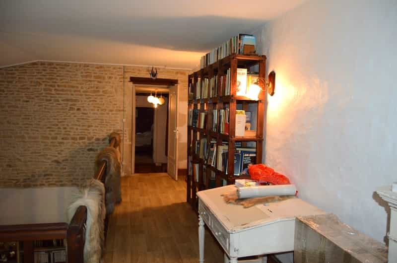 Dom w Limalonges, Poitou-Charentes 10103174