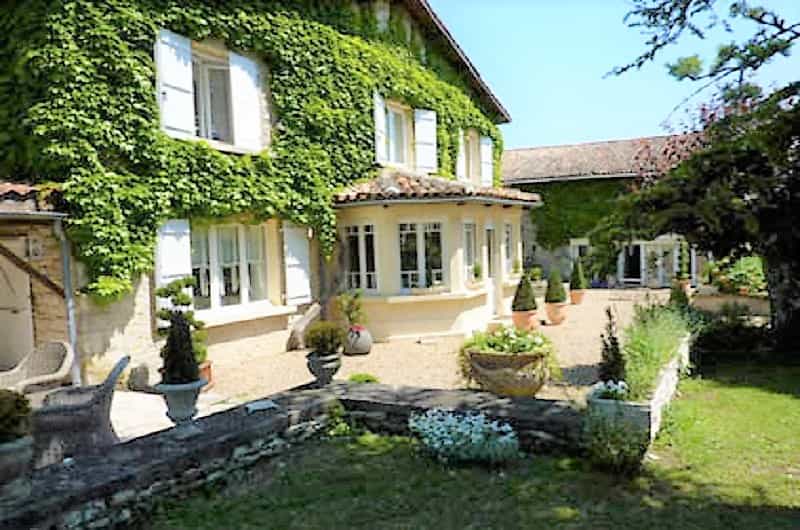 Huis in Xambes, Poitou-Charentes 10103206