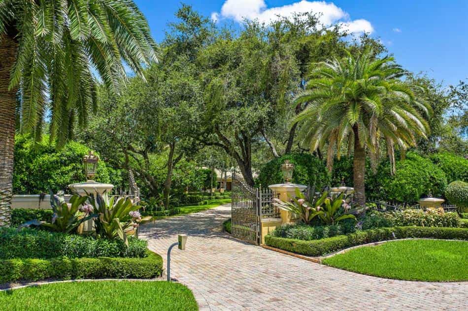 Dom w Palm Beach Gardens, 2330 Seven Oaks Lane 10103708