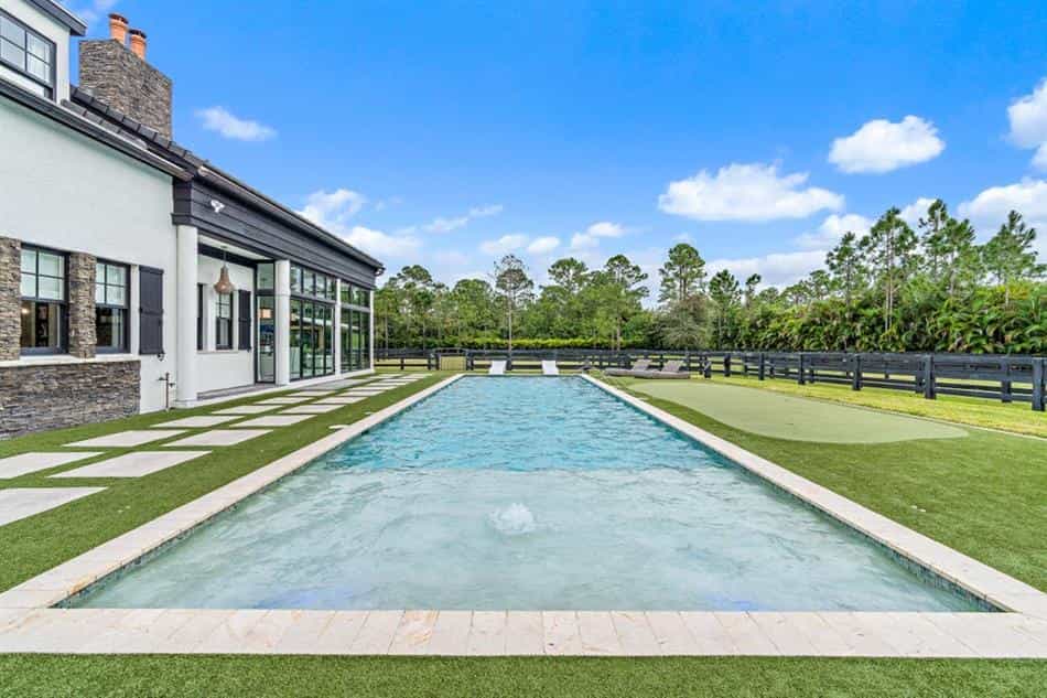 House in Palm Beach Gardens, Florida 10103709