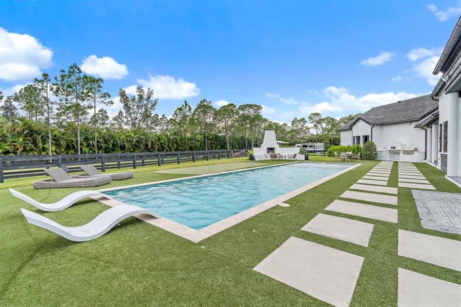 House in Palm Beach Gardens, Florida 10103709
