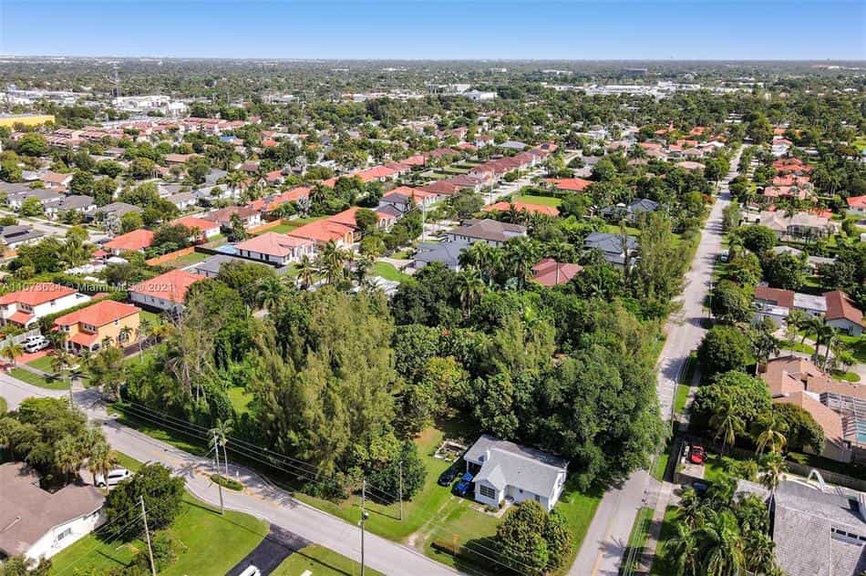 Condominium in Perrine, Florida 10103712