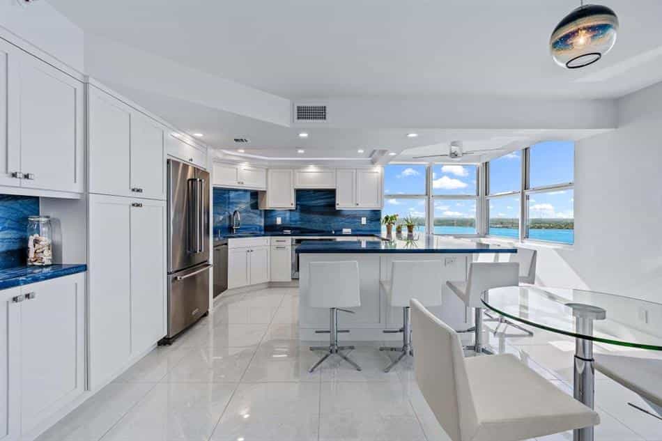 Condominium in Palm Beach Shores, Florida 10103810