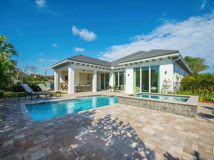 House in Riomar, Florida 10104048
