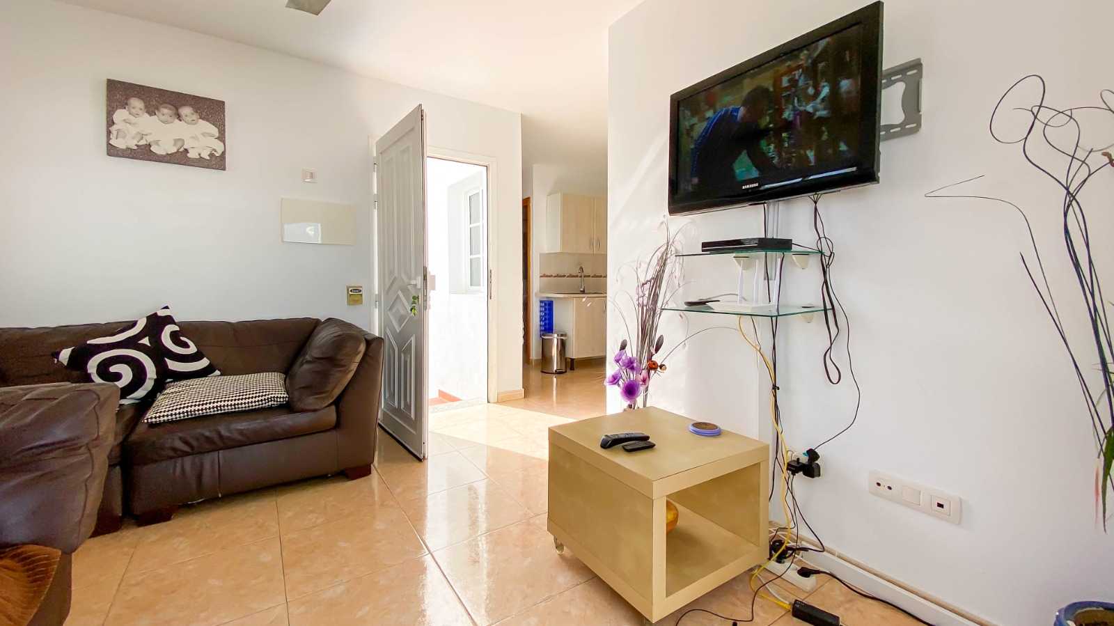 Condominium in Playa Honda, Lanzarote 10104175