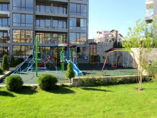 Condominium in Sveti Vlas, Burgas 10104977