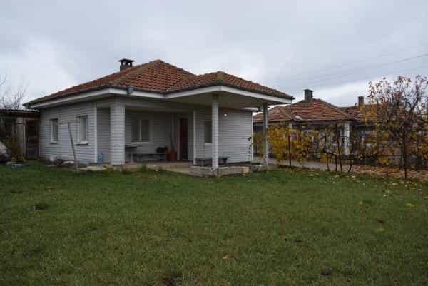 σπίτι σε Μπαλτσίκ, Ντόμπριτς 10105144