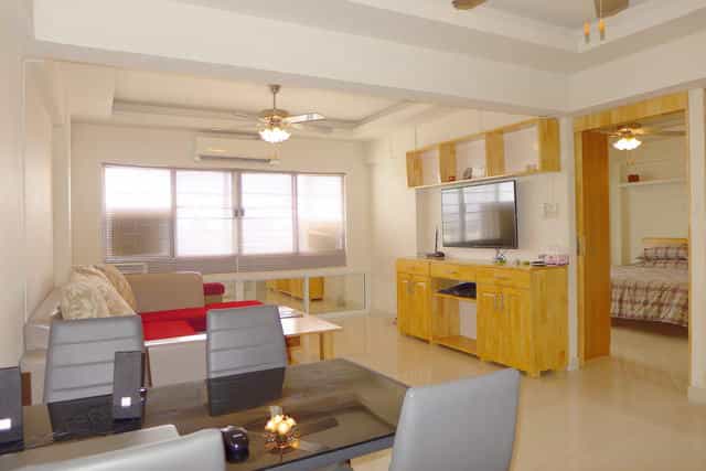 Condominium in Ban Phatthaya Tai, Chon Buri 10105270
