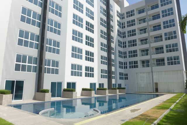 Condominium in Ban Phatthaya Tai, Chon Buri 10105280