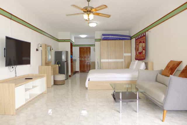 Condominium in Ban Phatthaya Nuea, Chon Buri 10105290