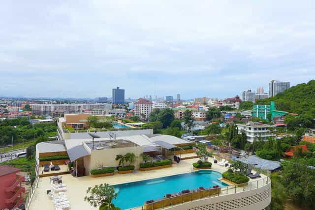 Condominium in Phratamnak, Chonburi 10105568