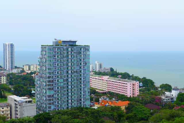 Condominium in Ban Phatthaya Tai, Chonburi 10105573