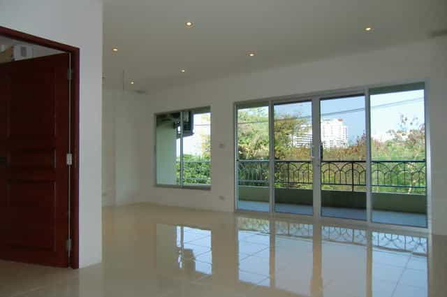 公寓 在 Ban Phatthaya Tai, Chon Buri 10105577