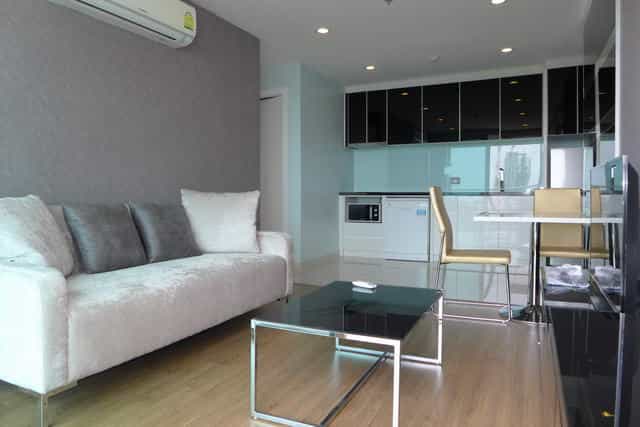 Condominium in Ban Phatthaya Tai, Chon Buri 10105583