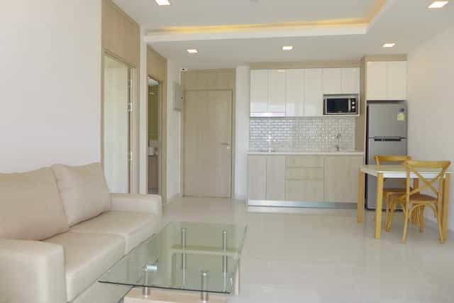 Condominium in Ban Phatthaya Tai, Chonburi 10105595
