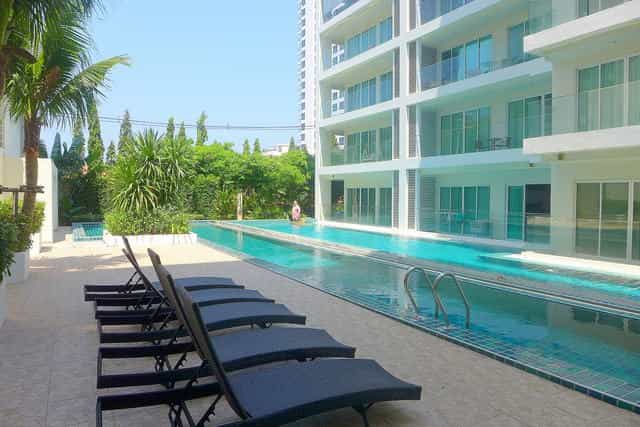 Condominium in Phratamnak, Chonburi 10105624