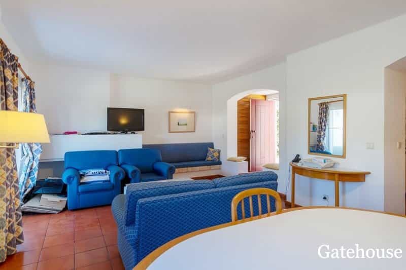 Dom w Quinta Do Lago, Algarve Central 10105647