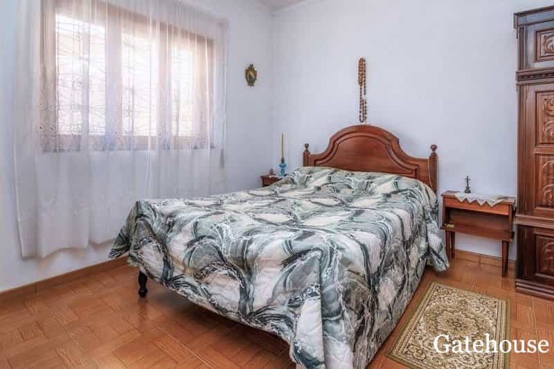 House in Sao Bras De Alportel, Algarve Est 10105699