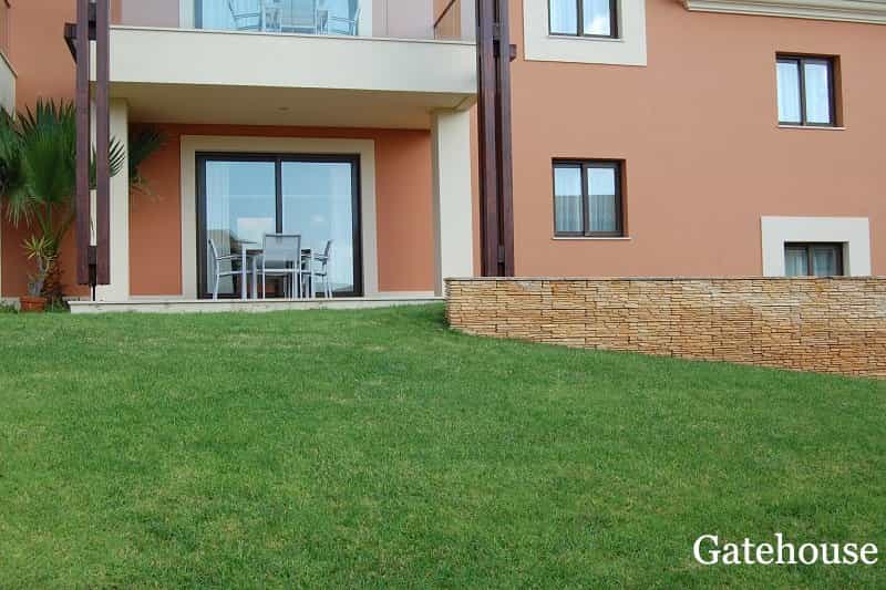 Condominium in Carvoeiro, Faro 10105746