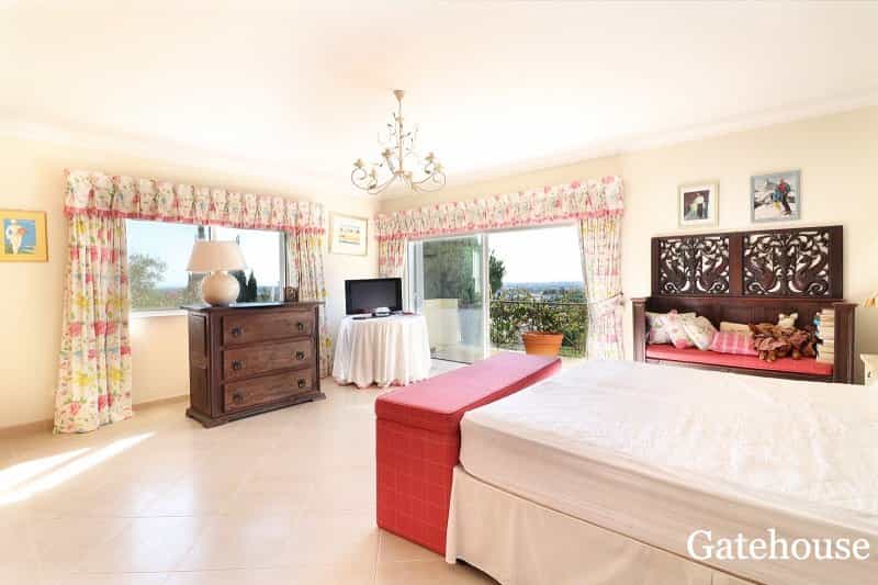 House in Almancil, Algarve Central 10105888