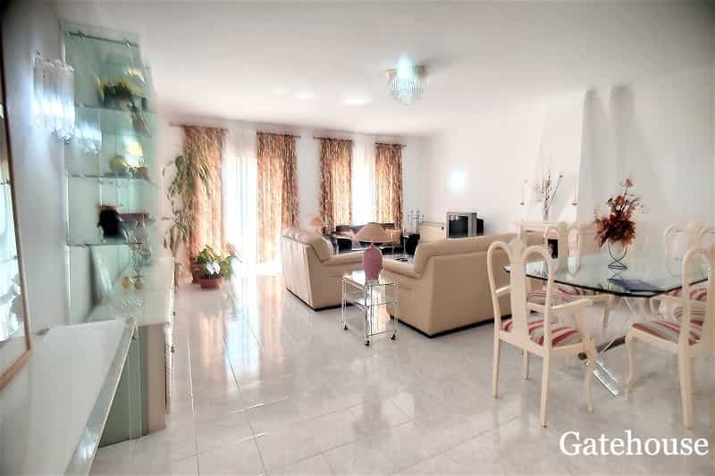 Condominium in Albufeira, Faro 10105954