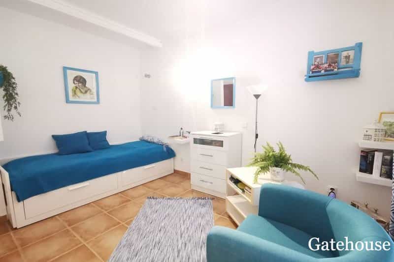 بيت في Santa Barbara De Nexe, Algarve Central 10105960
