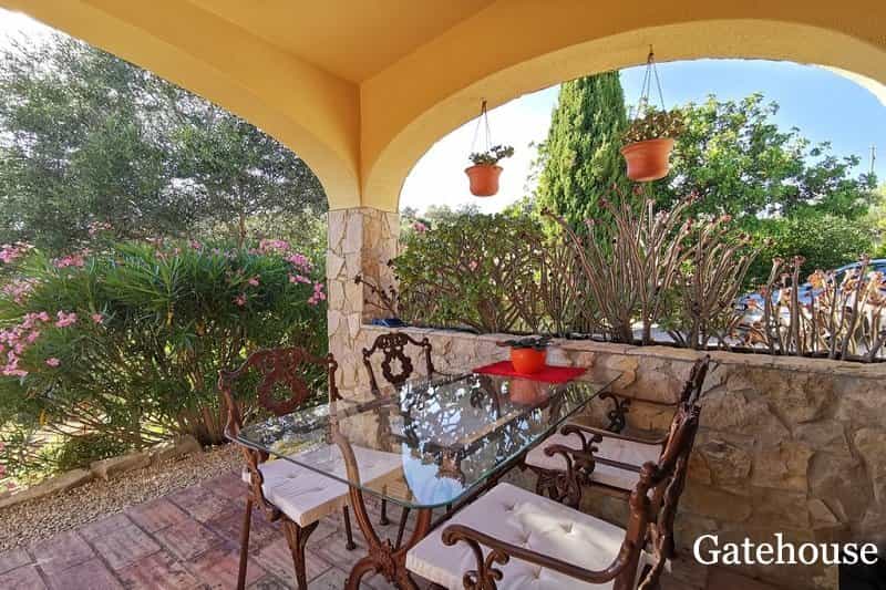 بيت في Santa Barbara De Nexe, Algarve Central 10105960