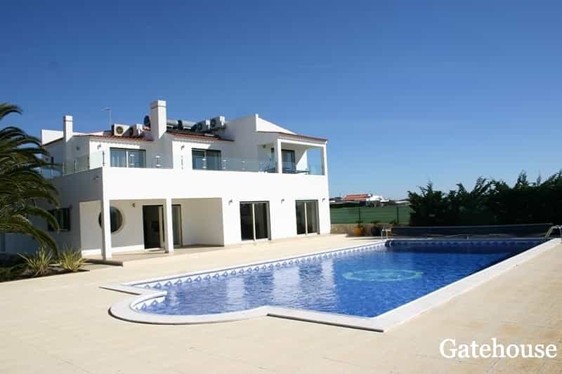 House in Albufeira, Algarve Central 10106013