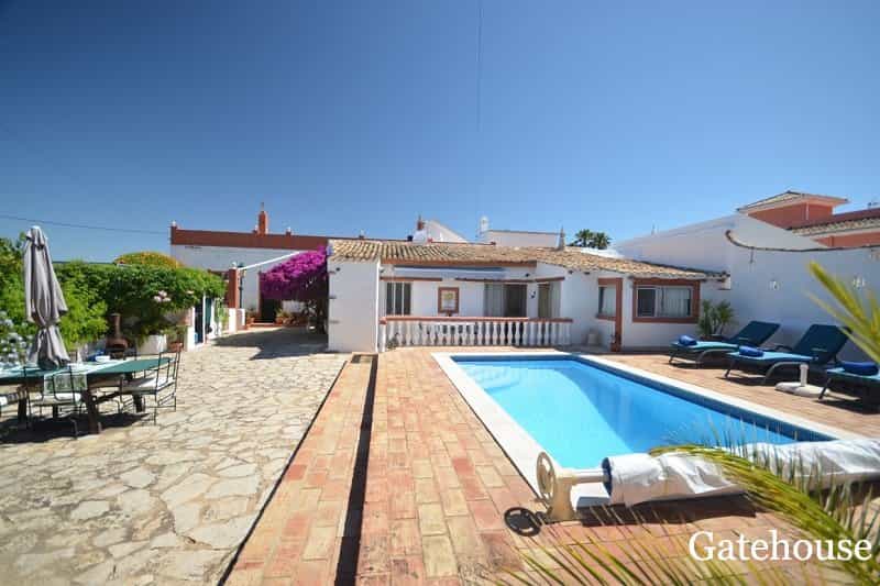 House in Loule, Algarve Central 10106032