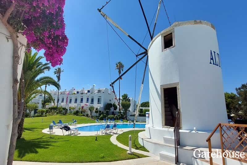 House in Albufeira, Algarve Central 10106139