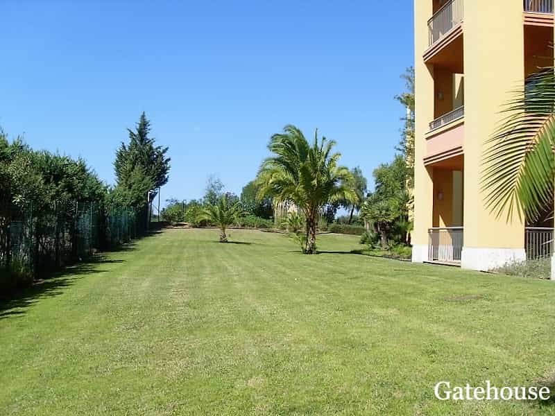 Condominium in Vilamoura, Algarve Central 10106554