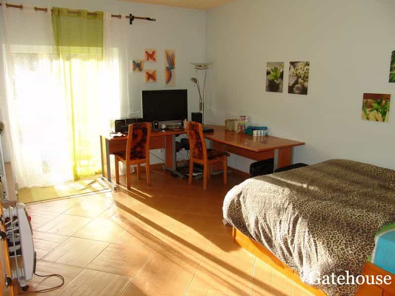 жилой дом в Carvoeiro, Algarve Central 10106645