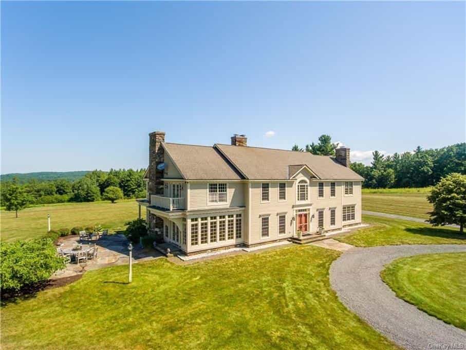 House in New Concord, New York 10107086