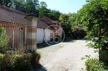 Huis in Orleans, 45240, France, Centre 10108009