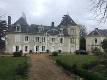 House in Tours, 37370, France, Centre 10108011