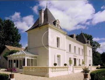 σπίτι σε Chalais, Nouvelle-Aquitaine 10108048
